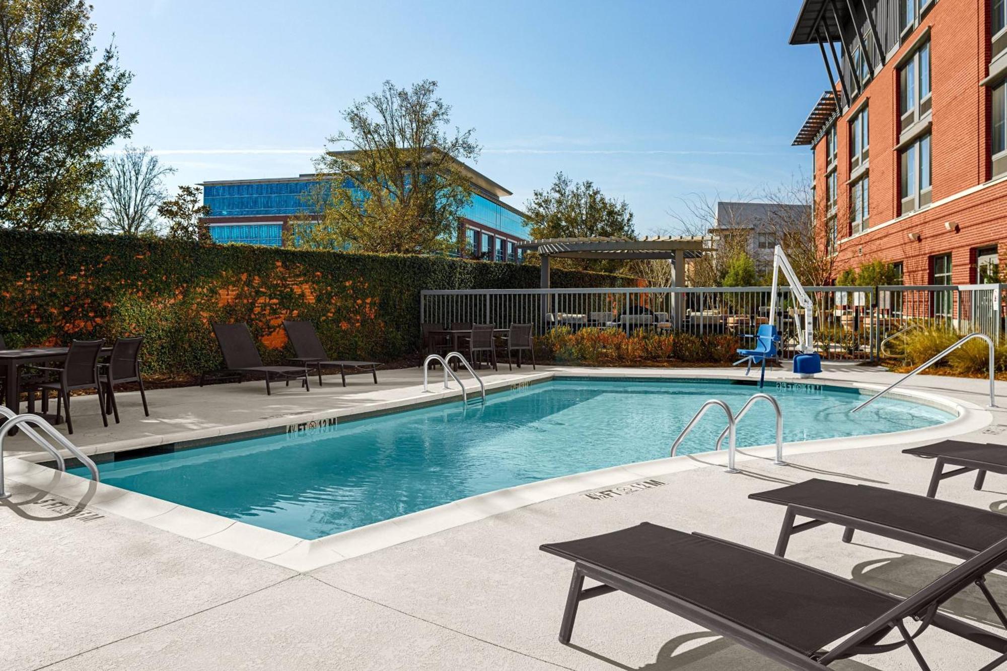 Courtyard By Marriott Charleston Summerville Exterior foto
